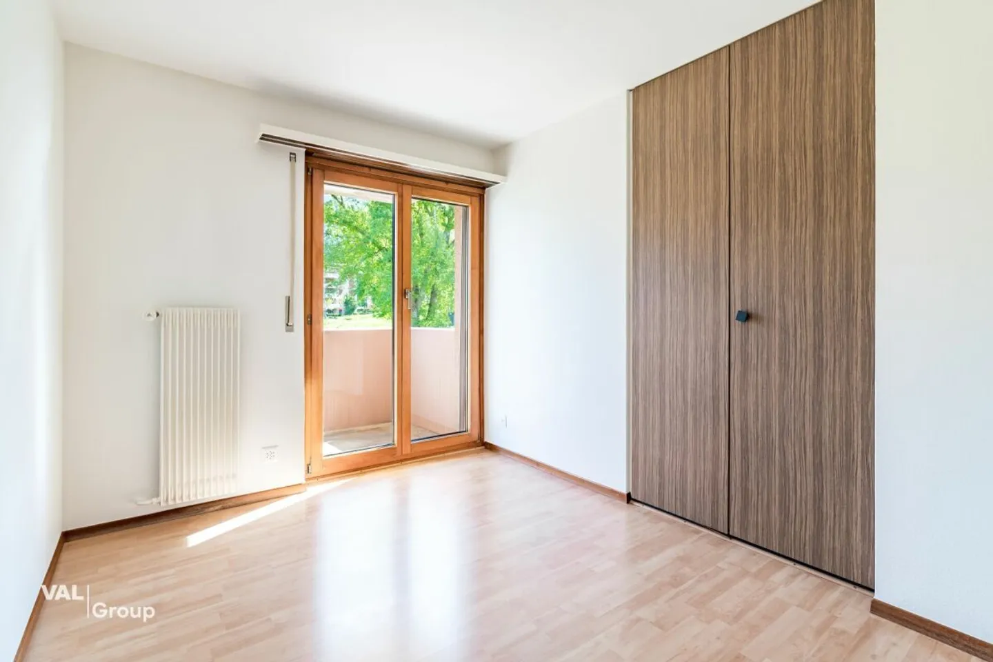 Spacious Living in a Central Location in Brig-Glis - with Balconies on All Sides - Photo 10 of 13