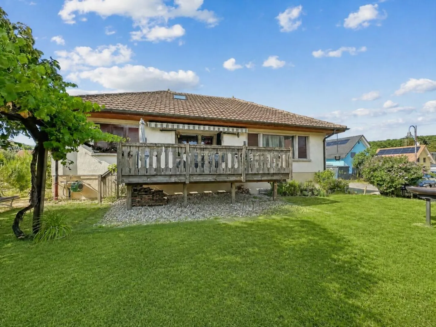 LIVE ON ONE FLOOR! INDIVIDUAL VILLA WITH GROUND FLOOR AND ATTIC + AN INDEPENDENT STUDIO - Photo 1 of 13