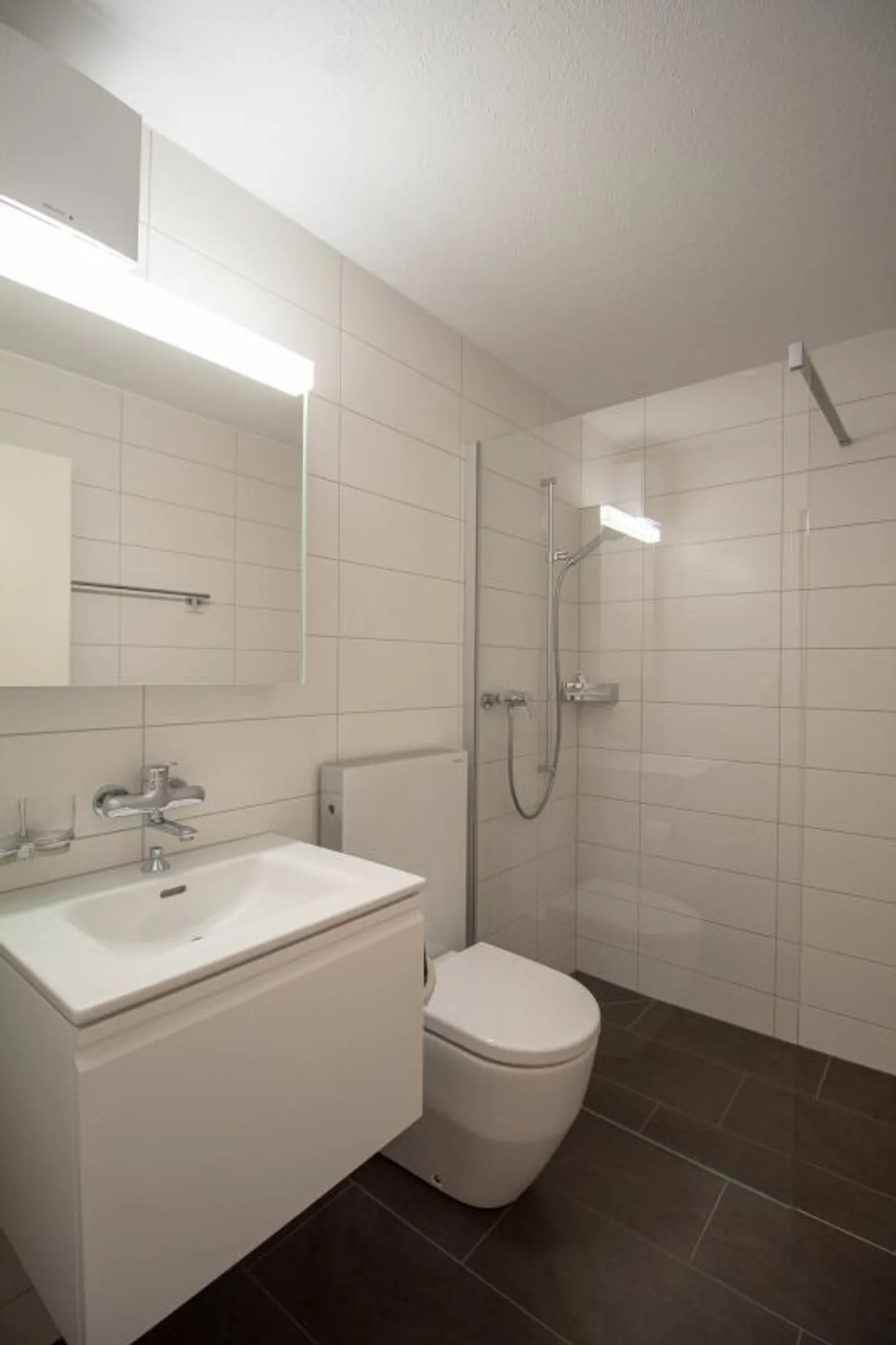 Appartamento conveniente in una posizione tranquilla e centrale - Foto 3 di 9