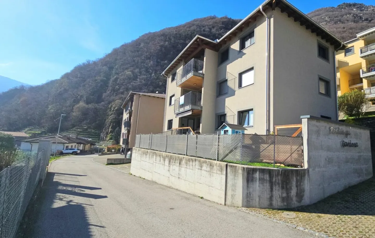 BEAUTIFUL 4.5-ROOM APARTMENT WITH GARDEN - Photo 1 of 13