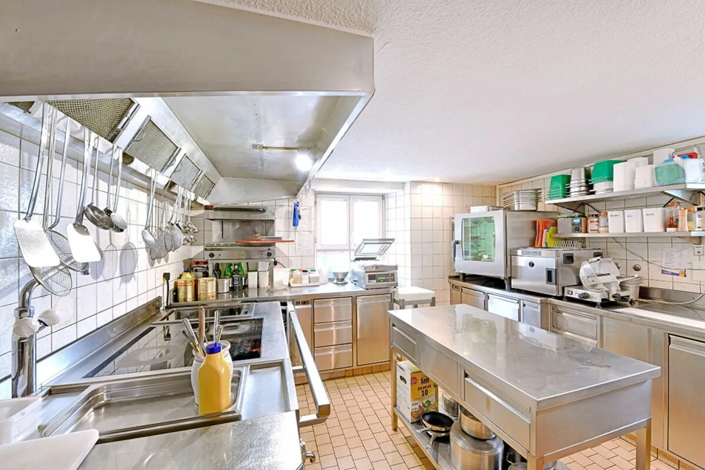 Charmant immeuble résidentiel et commercial avec potentiel - Photo 4 sur 13