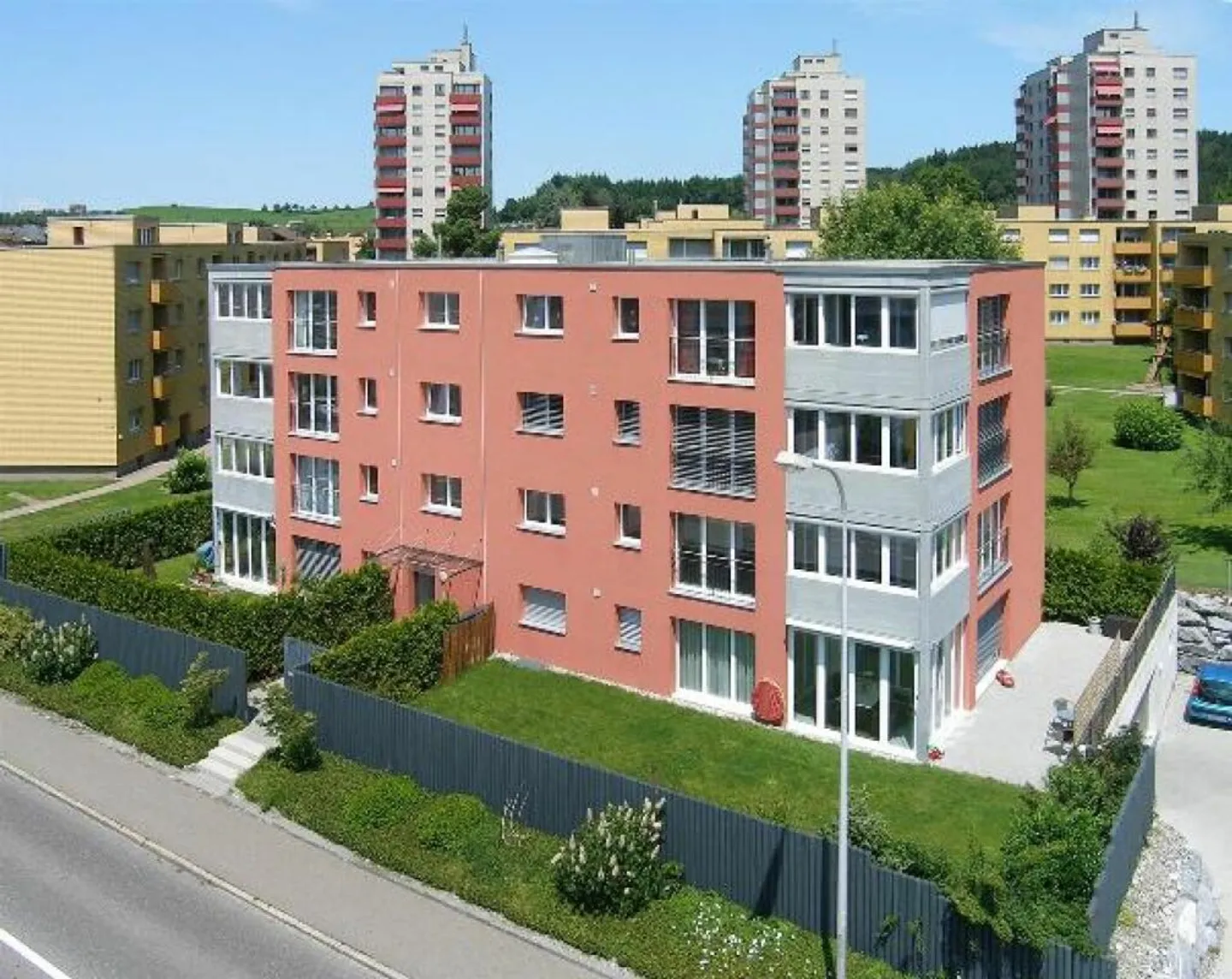 Modern 3.5 room apartment with patio in a good location - Photo 11 of 13