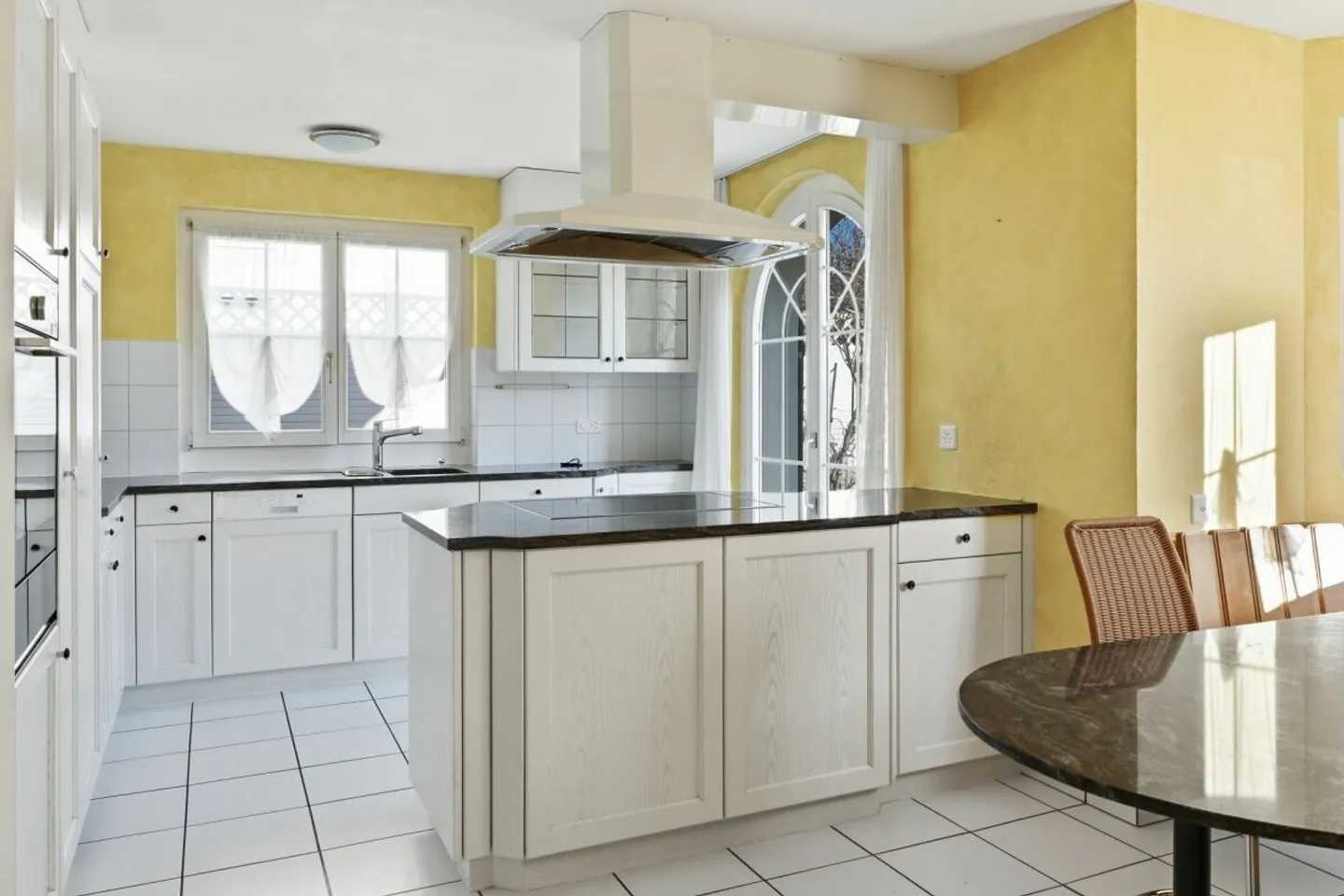 Grosszügiges Einfamilienhaus mit Garten - Foto 5 von 13