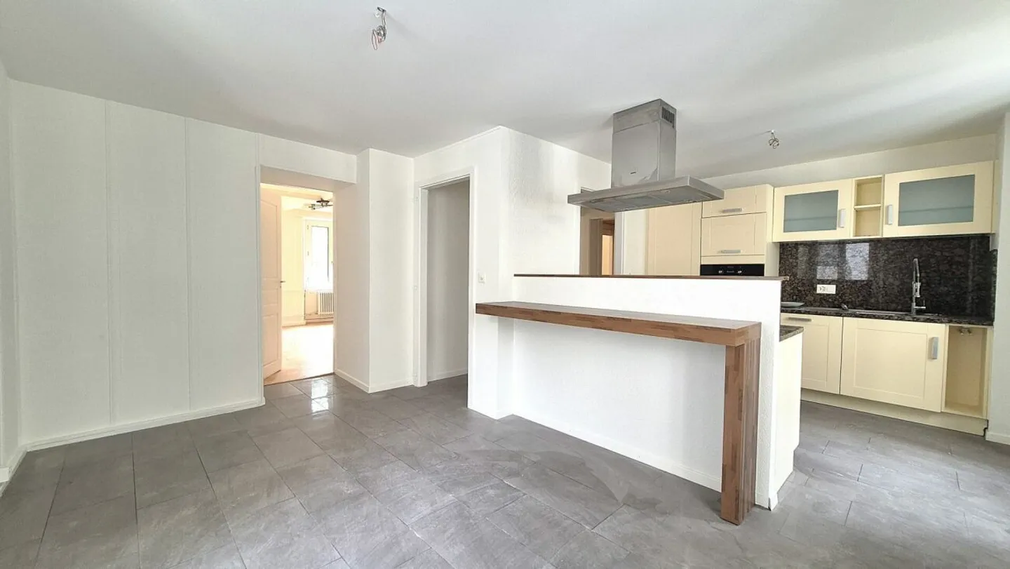 Appartement spacieux 5.5 pièces - Photo 3 sur 10