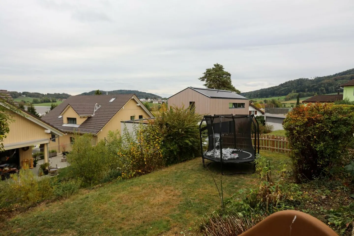 Appartement de jardin avec entrée privée et environ 150 m2 de surface d'utilisation spéciale - Photo 11 sur 12