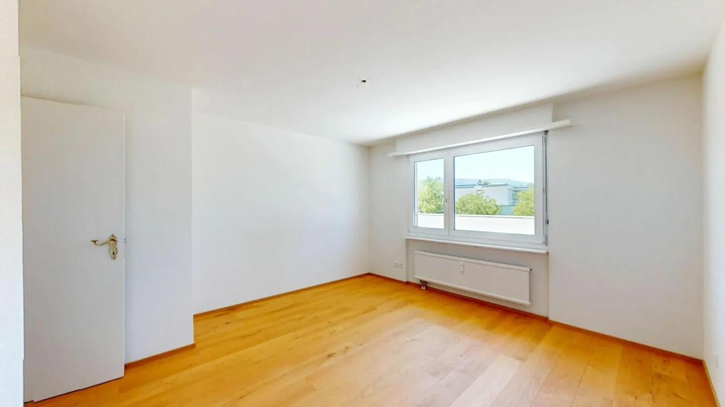 Modernized Penthouse Apartment with Fantastic 360° Terrace - Photo 8 of 12