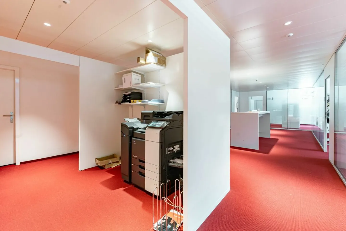 Il tuo nuovo ufficio e spazio commerciale spazioso a Matten vicino a Interlaken - Foto 9 di 13