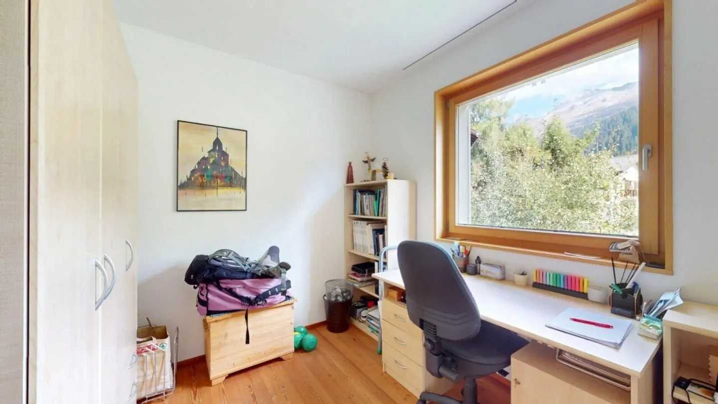 Beautiful 5.5 Room Maisonette Apartment in a Central Location - Photo 5 of 13