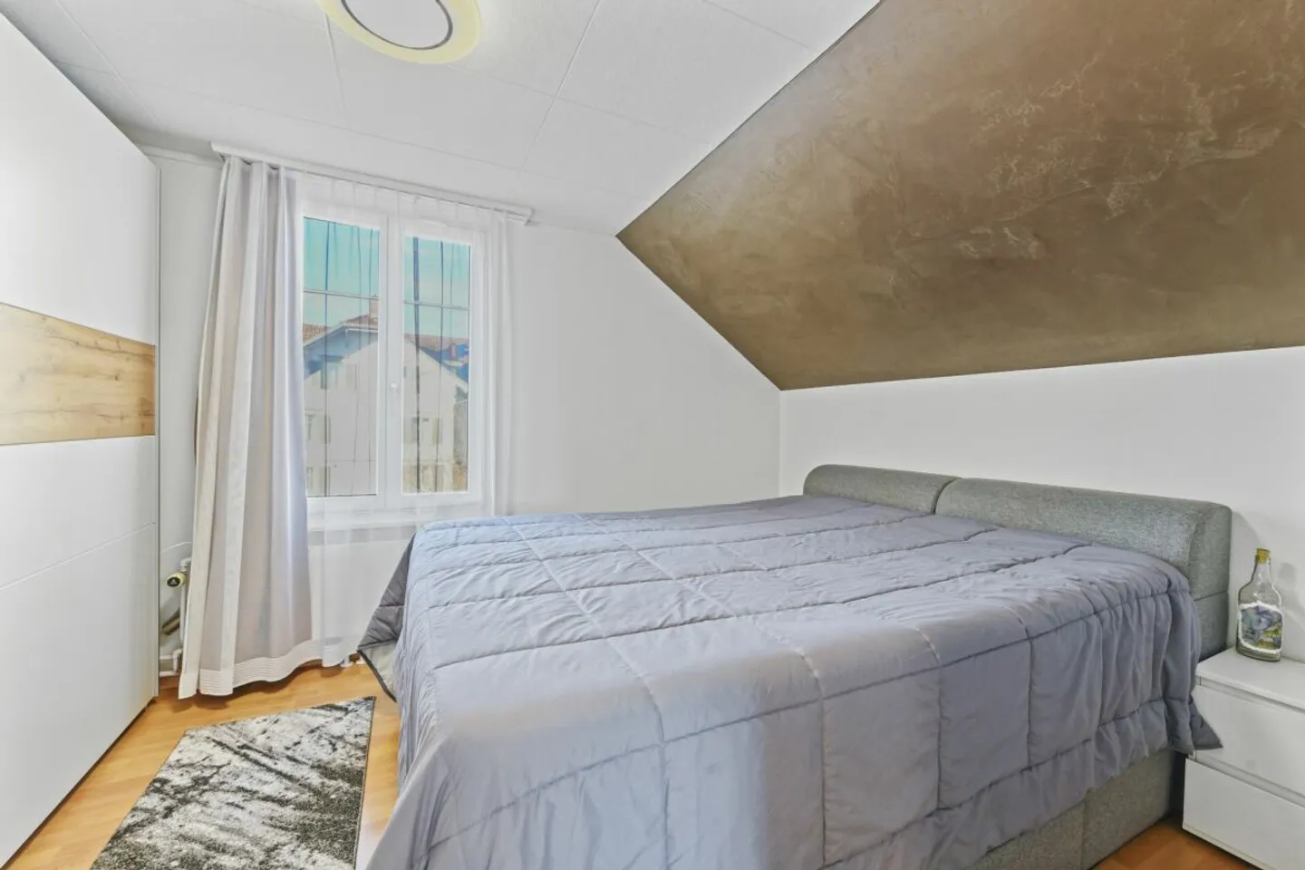 Freistehendes Einfamilienhaus mit Einliegerwohnung und vielseitigem Nutzungspotenzial in Flawil - Foto 13 di 13