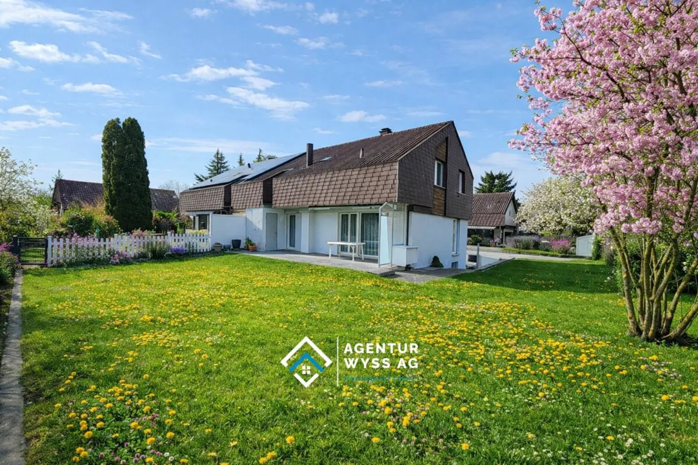 6.5 Room Family Oasis in Lyssach - Photo 1 of 13