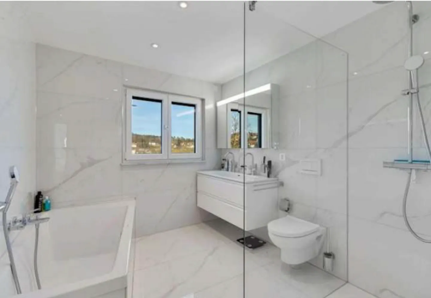 4.5-room apartment in the border town of Laufenburg (optional with 2-room apartment in the basement) - Photo 9 of 12