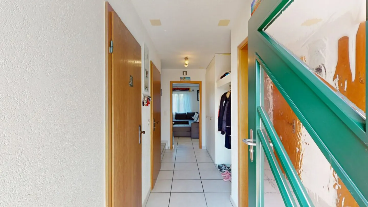 Charmantes 5.5-Zimmer Doppeleinfamilienhaus mit traumhaftem Garten &amp; 3 Tiefgaragenparkplätzen in Wohlen AG - Photo 7 of 13