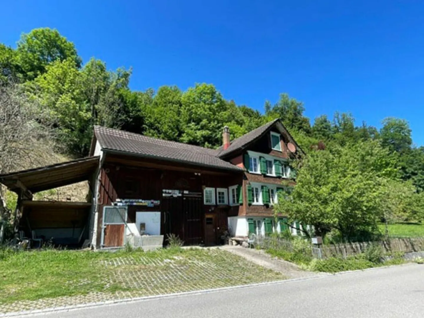 Charming farmhouse with barn for two horses in a sunny location - Photo 3 of 13