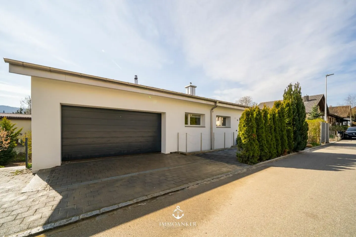 Grosszügiges Einfamilienhaus mit Wohnung - Foto 2 von 13