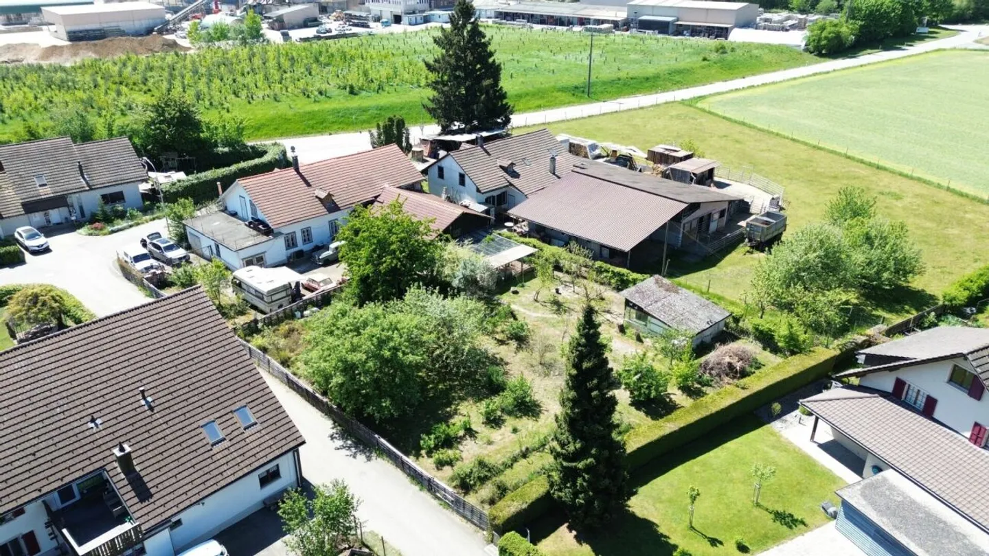 Baugrundstück in ruhiger Lage - Foto 1 von 6