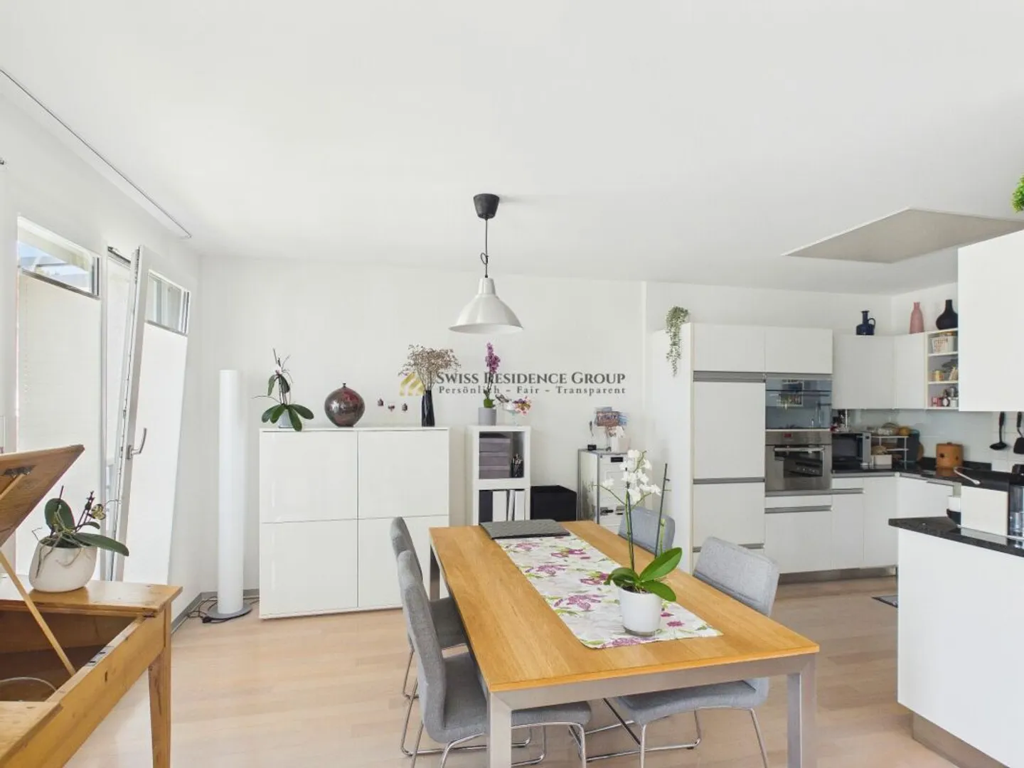 Spazioso e luminoso con balcone vetrato - Foto 5 di 11