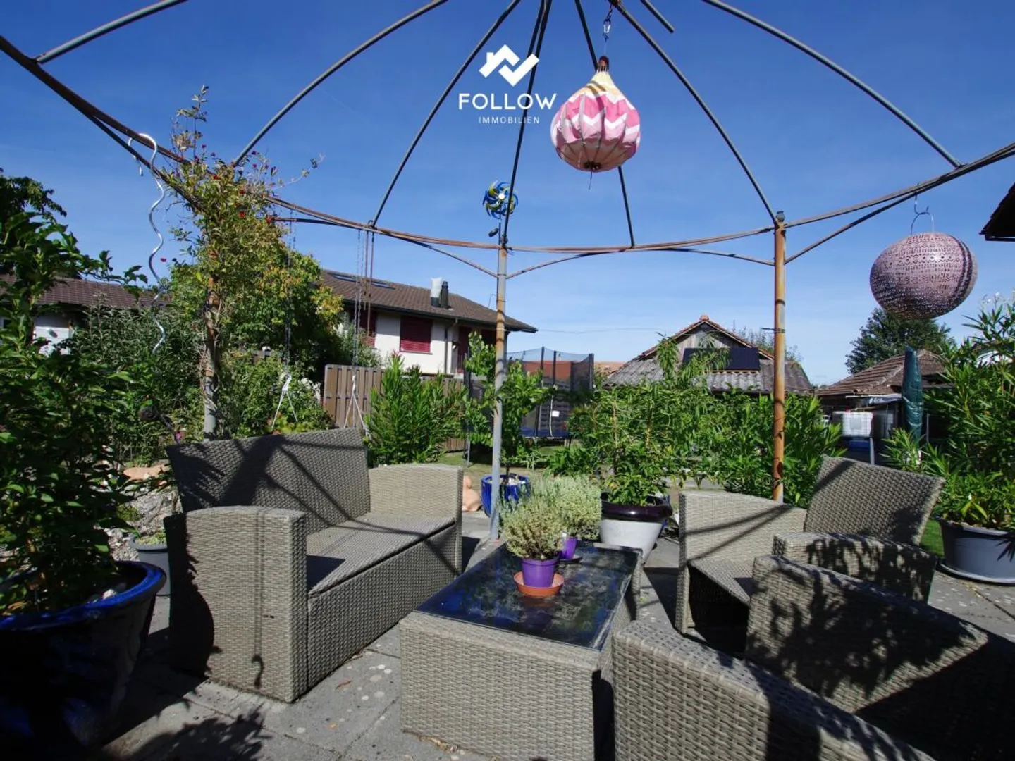 Family-friendly residential building with 2 apartments, large garden, plenty of space and expansion potential - Photo 8 of 12