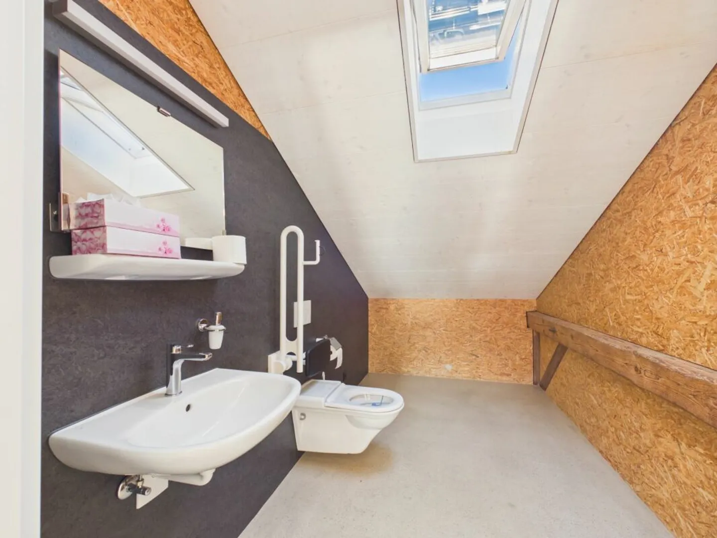 Charmante Ladenfläche mit Historischem Flair in Uitikon Waldegg - Photo 8 of 13