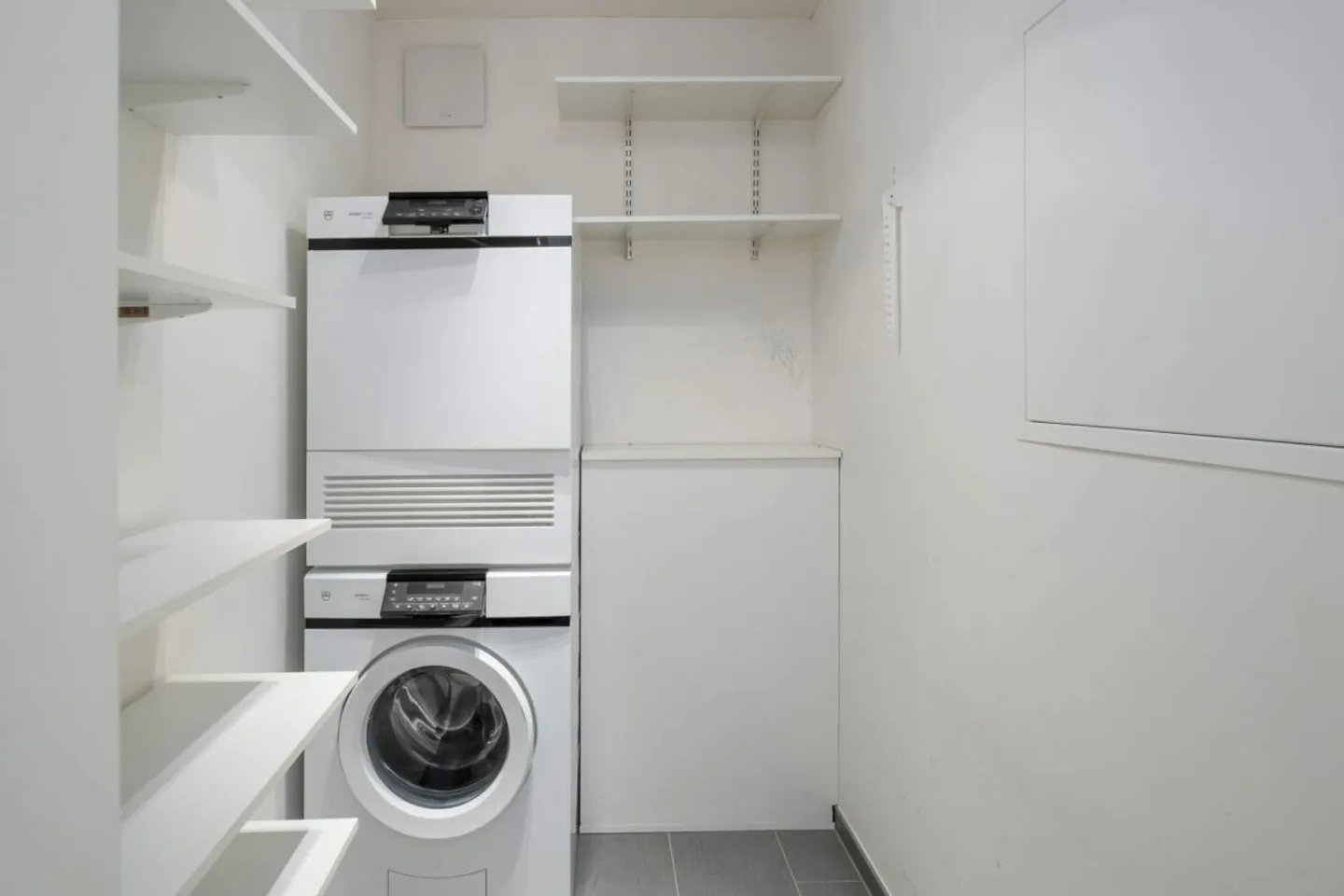 Living at the edge of the forest with a view and evening sun - Photo 11 of 12