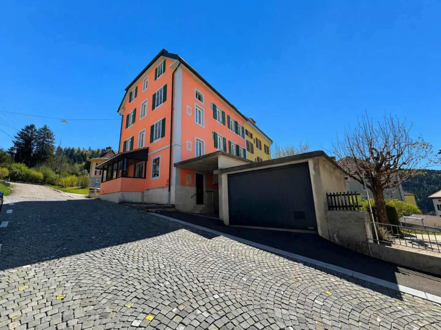Bellissimo edificio familiare con terrazza e giardino - Foto 2 di 13