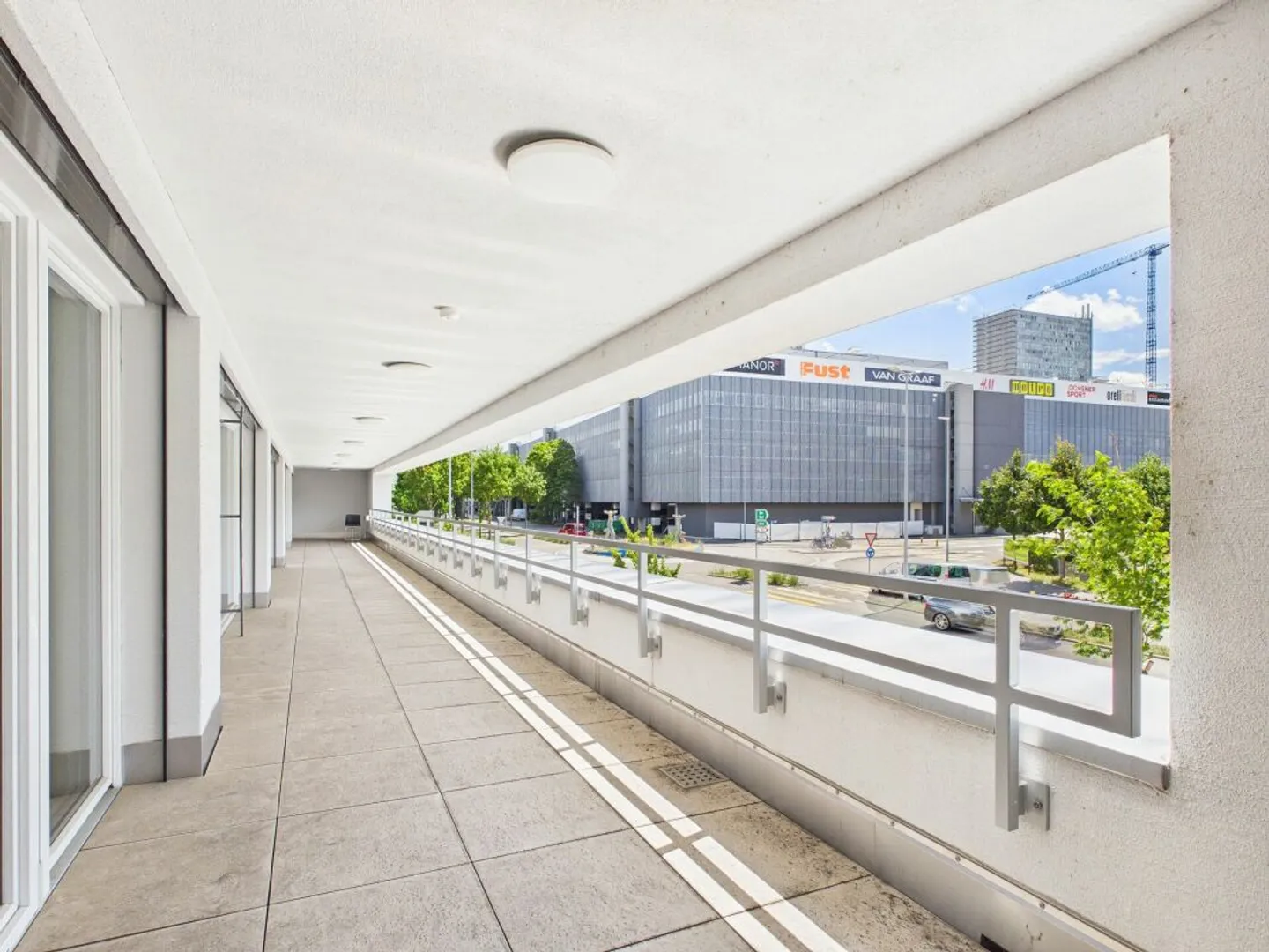 Moderne Bürofläche mit Terrasse - Foto 10 von 13