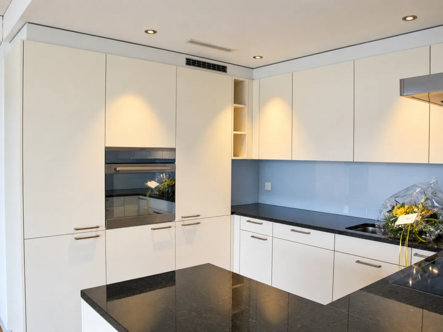Modern apartment with breathtaking views - Photo 1 of 12