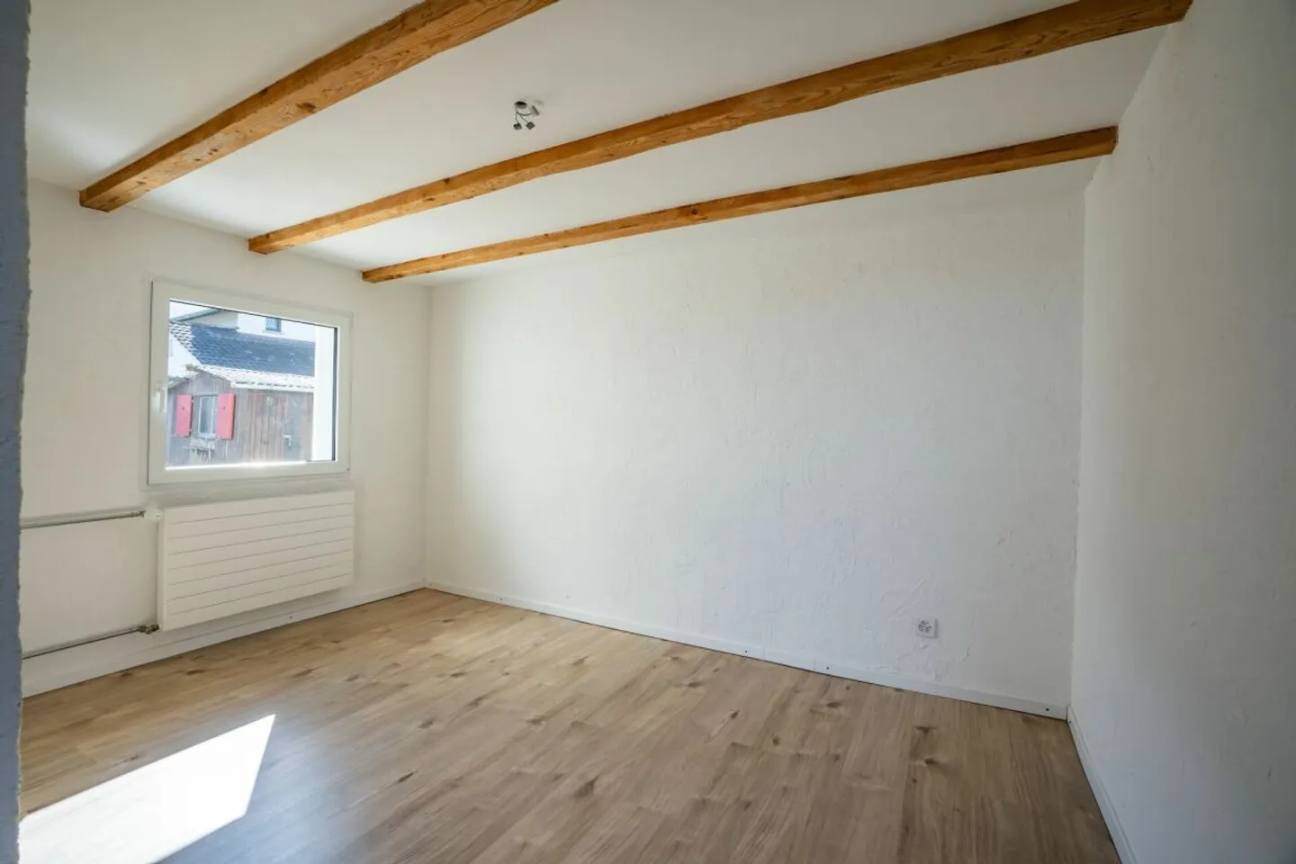 Familienidylle im Grünen - charmantes Einfamilienhaus mit Potenzial - Foto 5 von 13