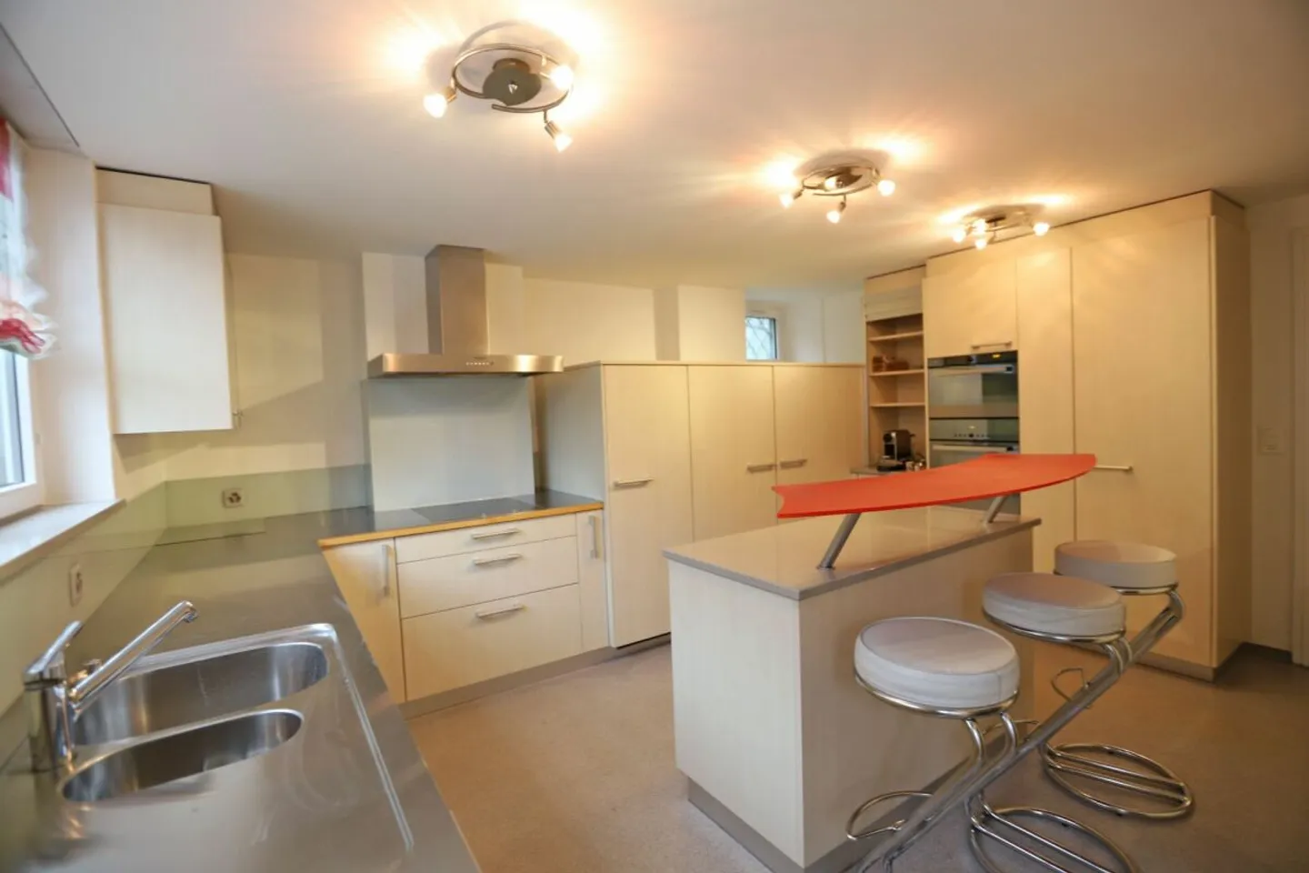 Majestic 10-Room Residential House with Potential - Photo 3 of 10