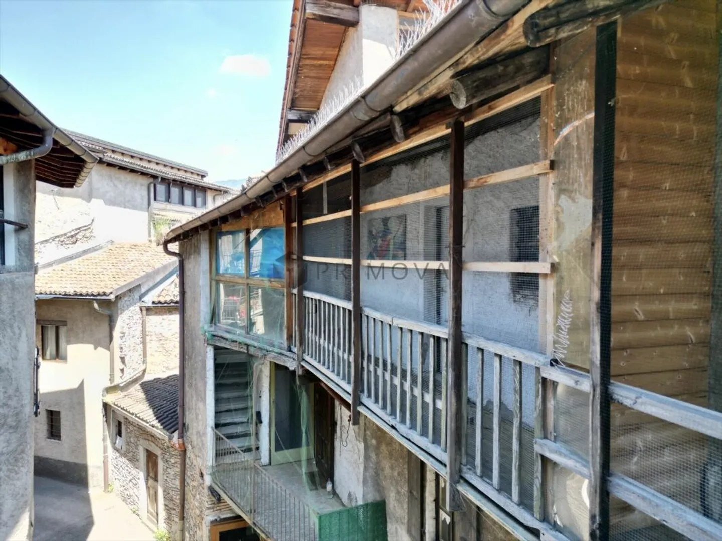 Il fascino storico cerca visionari creativi - Casa monofamigliare con idilliaco cortile interno - Foto 2 di 13