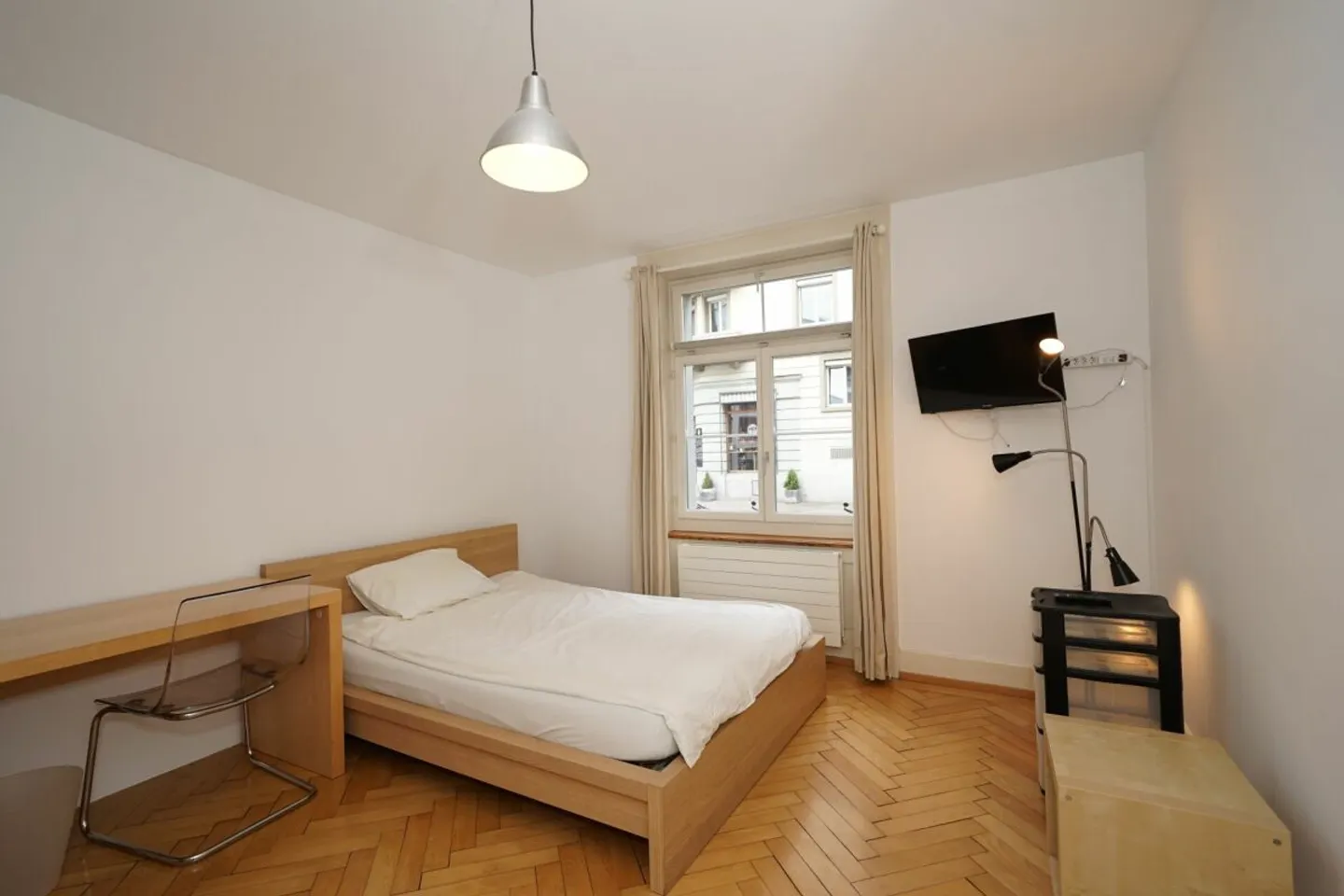 Furnished Single or Double Room near Kreuzplatz - Photo 2 of 8
