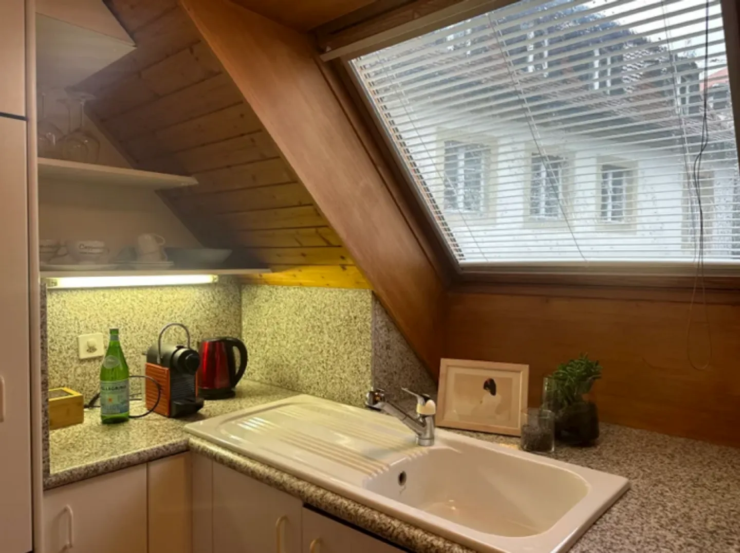 2.5 rooms in the city center of Neuchâtel - Photo 3 of 6