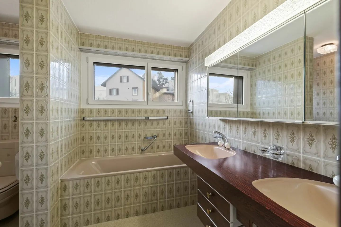 Grosszügige 4.5-Zimmerwohnung mit Wintergarten, Garage und nachhaltiger Energieversorgung in Dulliken - Foto 13 di 13