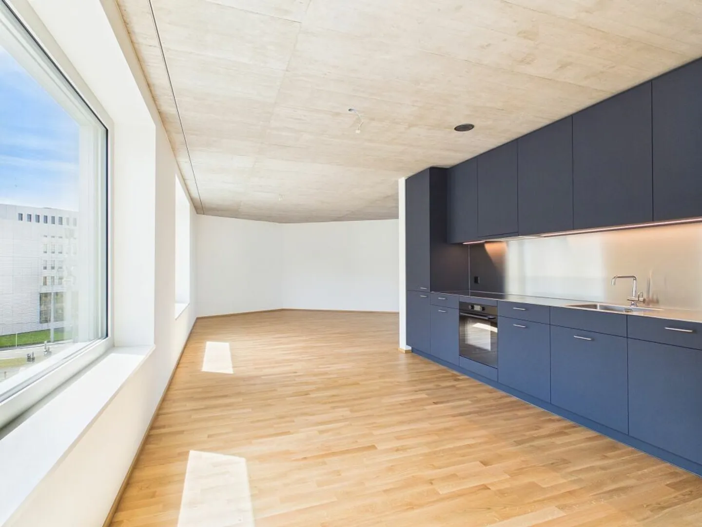 Modernes Apartment mit Balkon - Foto 1 von 13