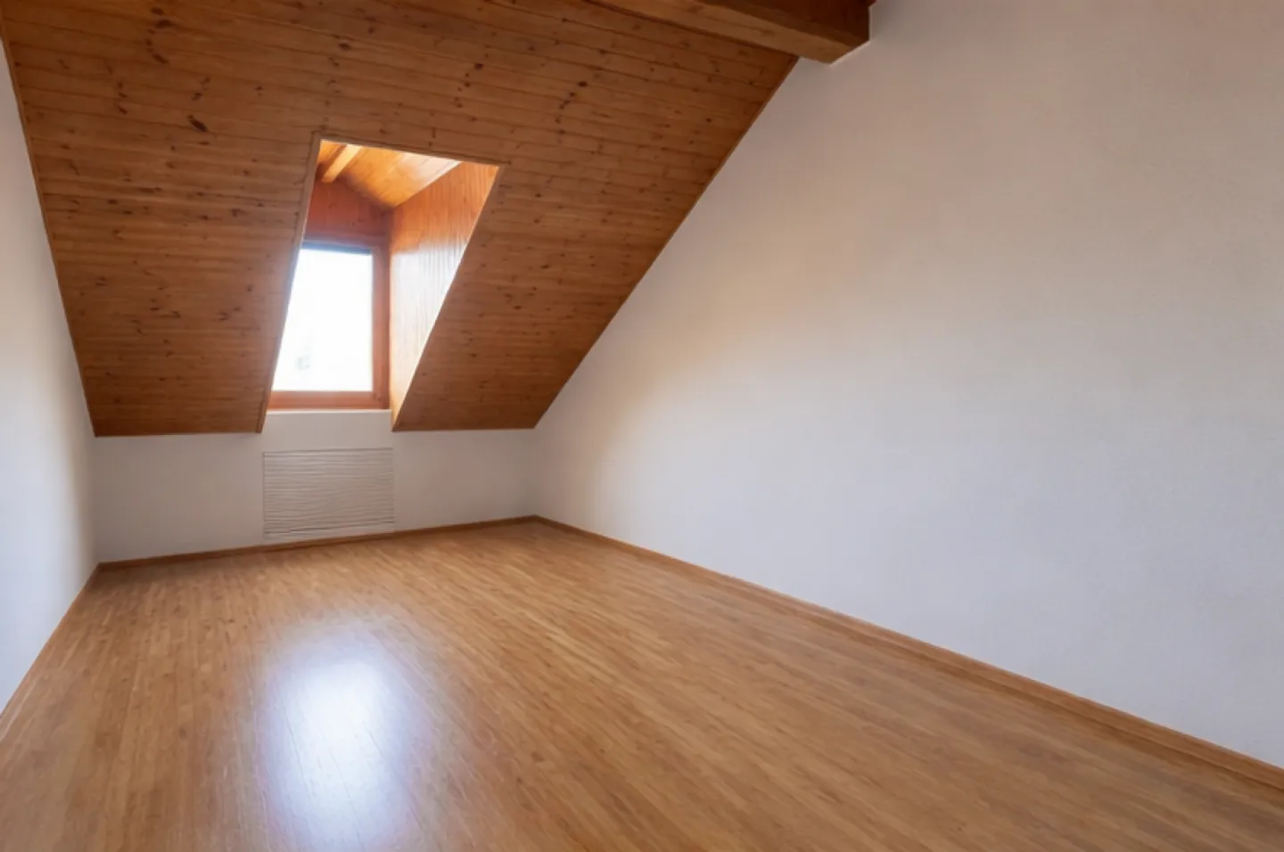 2.5 room attic apartment in Orbe - Photo 3 of 5