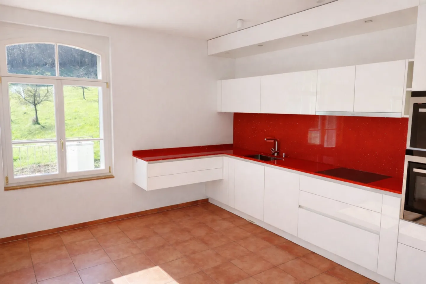 Property for connoisseurs with garden and lake access - Photo 4 of 8