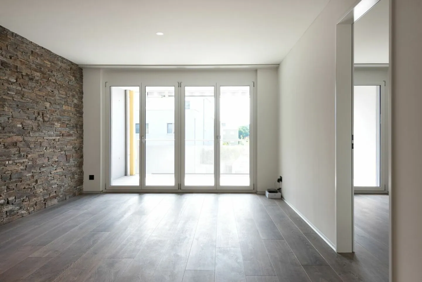 Moderne Erdgeschoss-Wohnung - Foto 3 von 9