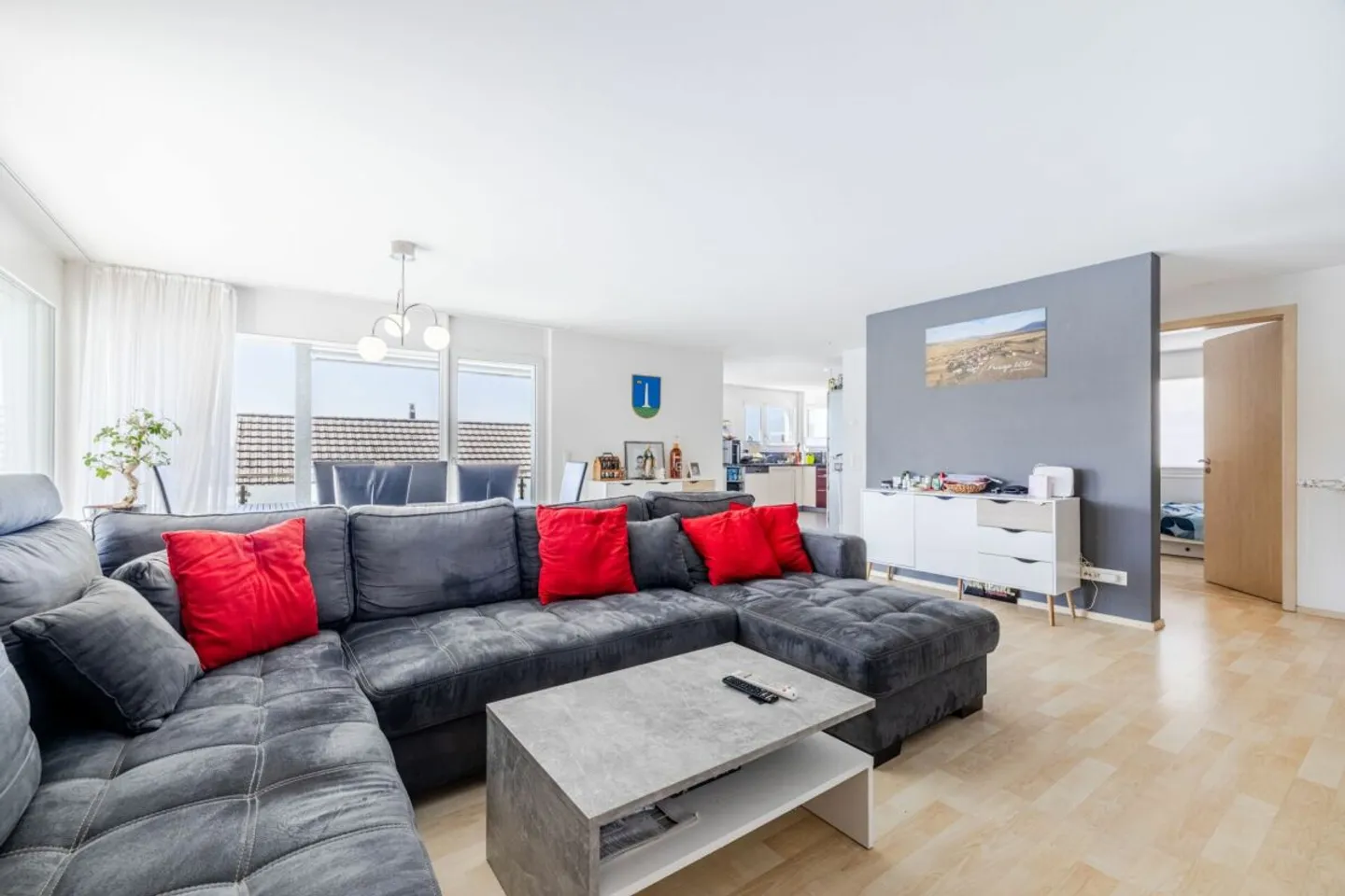 Helle 4.5-Zimmer-Wohnung mit Terrasse - Foto 3 von 10