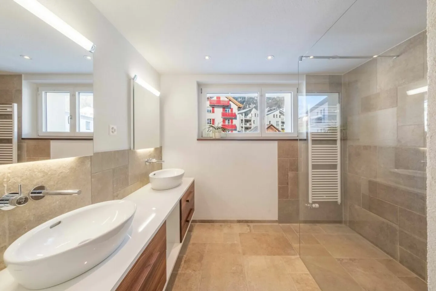 Maison individuelle unique de 5,5 à 6,5 pièces à Malans TEMPORAIRE - Photo 7 sur 12