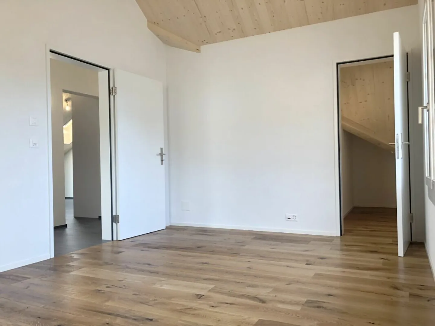 charming 2.5-room attic apartment - Photo 6 of 12
