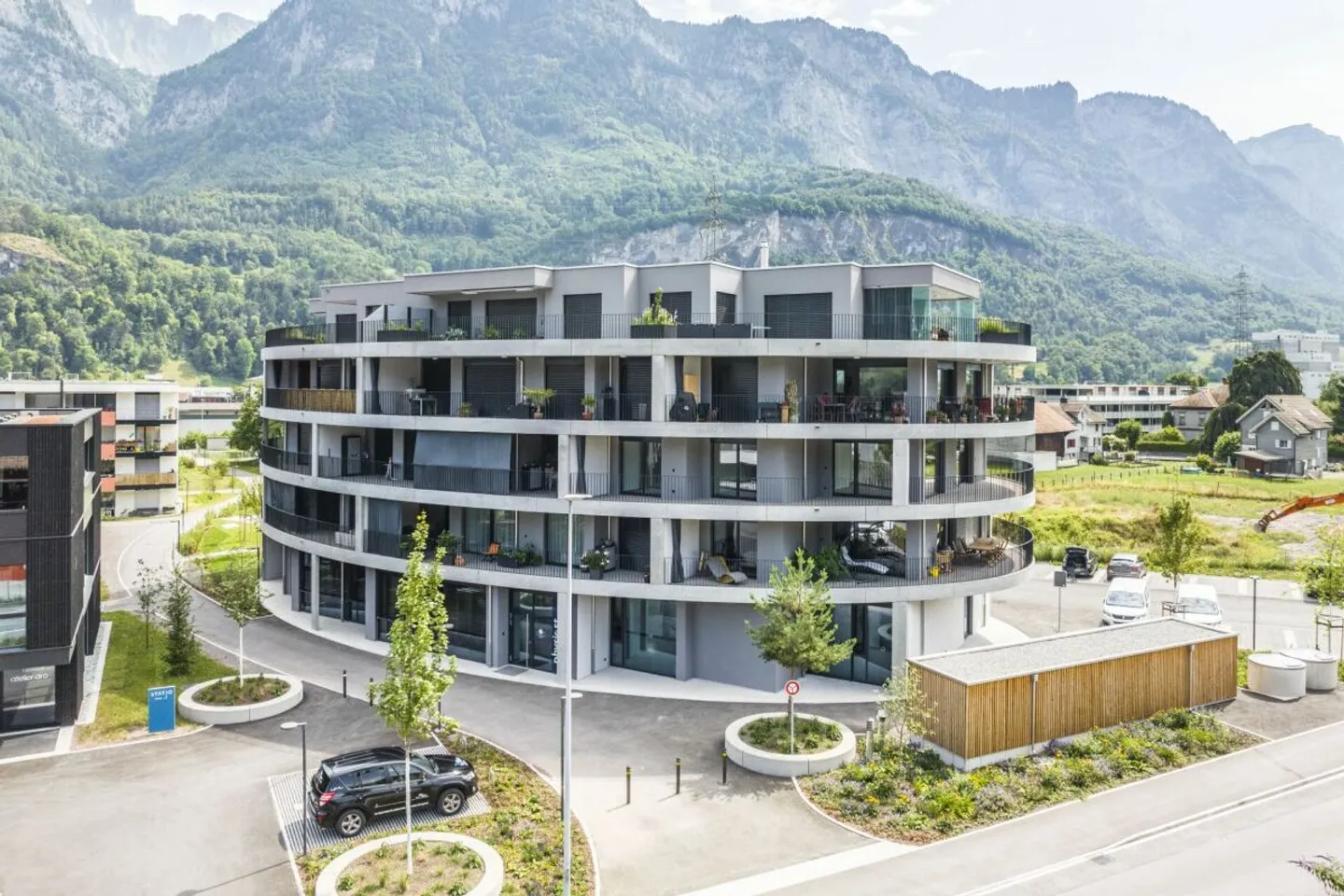 Living in Unique Architecture - Photo 8 of 9