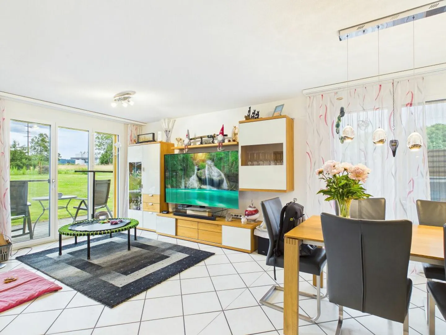 Charming Duplex House for Rent in Kölliken - Photo 3 of 13