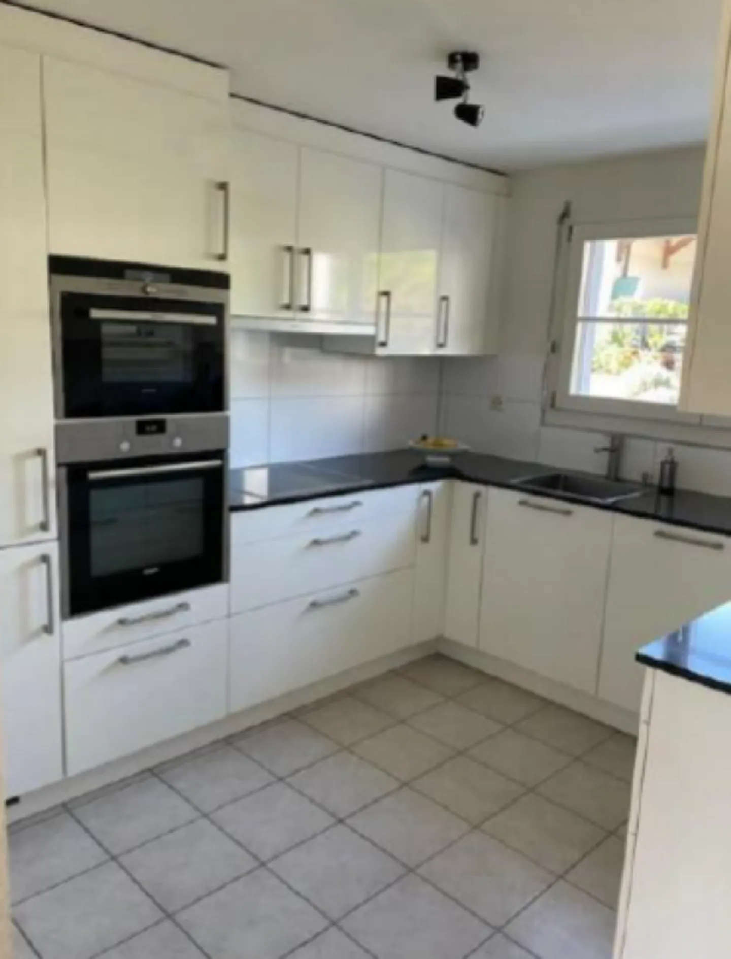Charmantes Doppeleinfamilienhaus mit Naturzugang - Foto 4 von 9