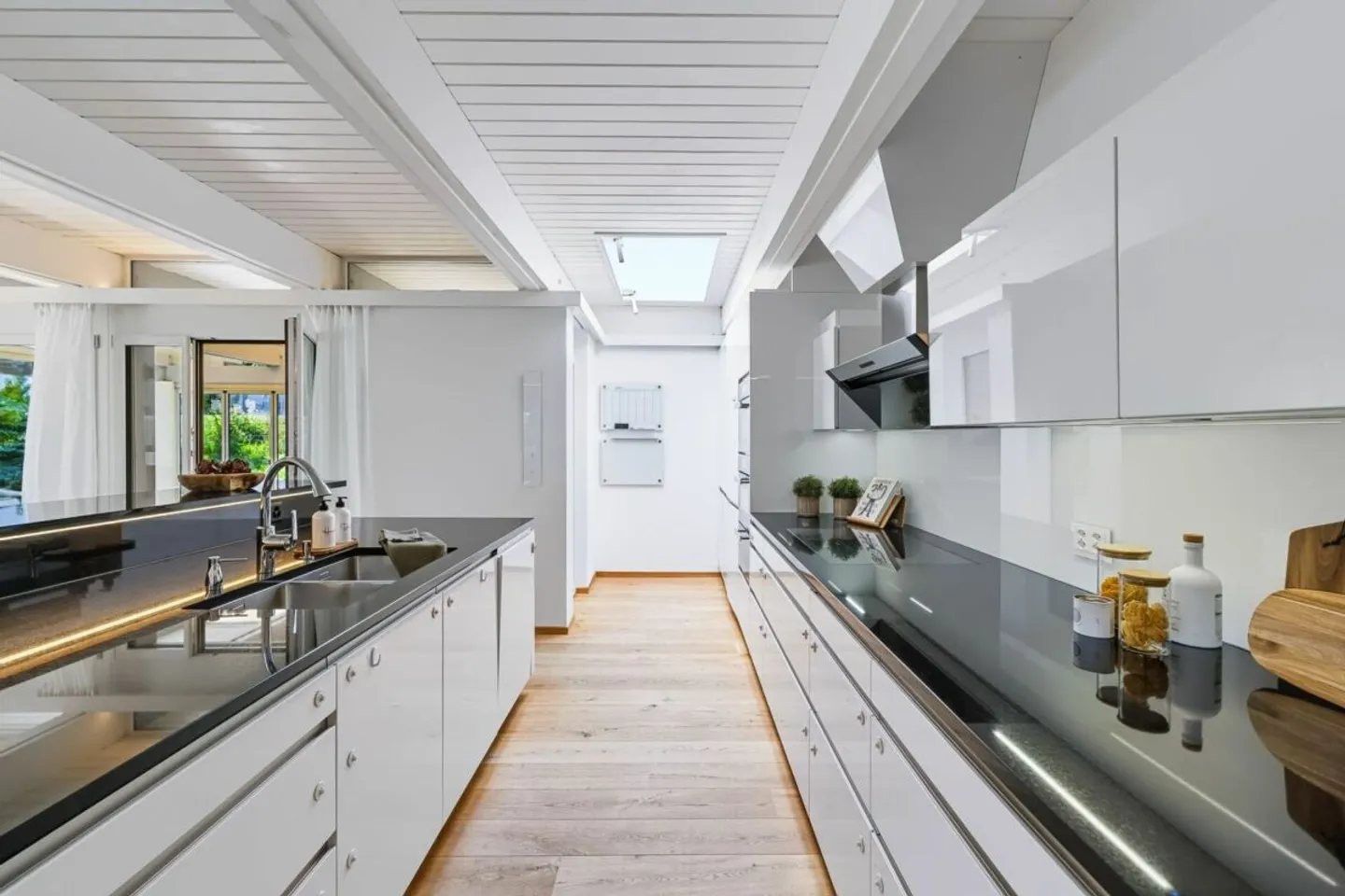 Exklusives 6½-Zimmer-Einfamilienhaus inklusive Einliegerwohnung - Foto 3 di 13