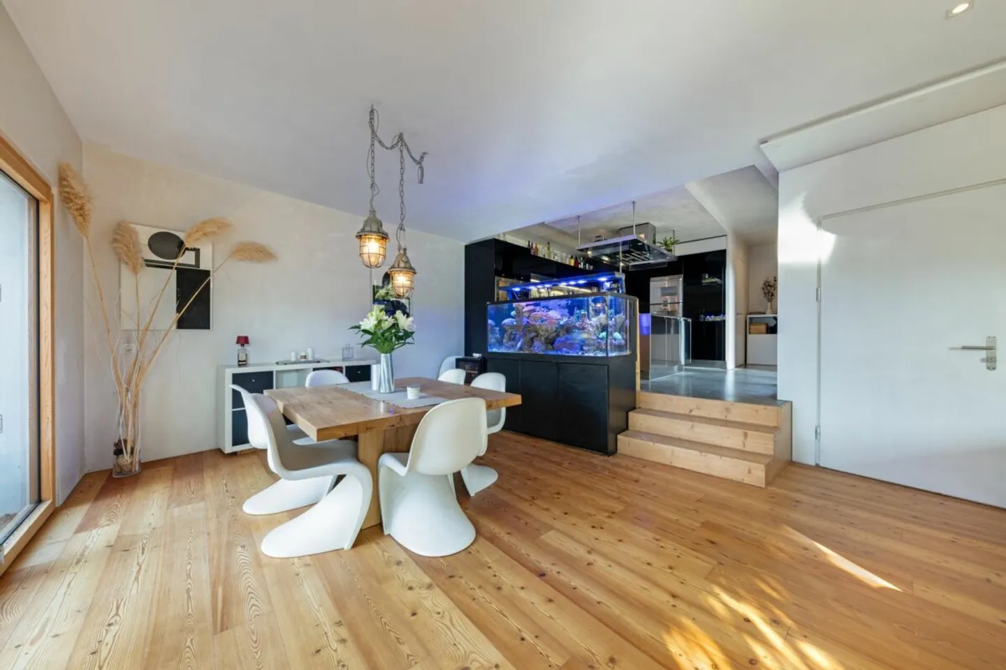 Wunderschöne Architektenvilla mit 5,5 Zimmern - Foto 5 von 13