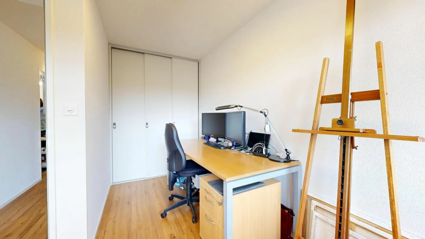 Appartamento attraente di 4,5 stanze con balcone e garage sotterraneo - Foto 8 di 13