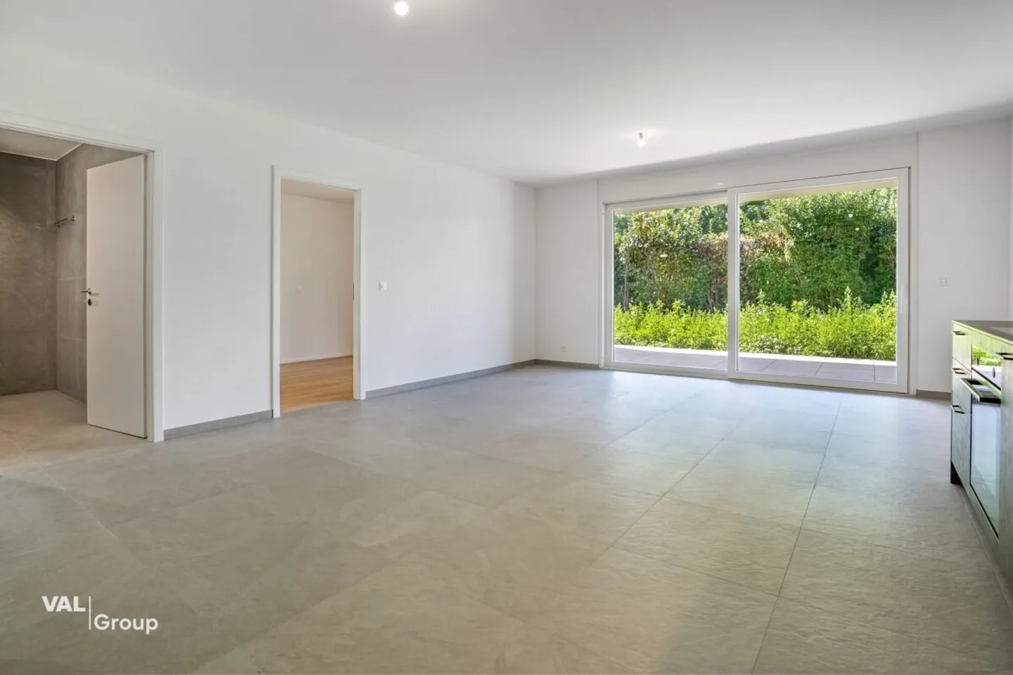 Rare - superbe 2.5 pièces avec terrasse et jardin privatif - Foto 4 di 10