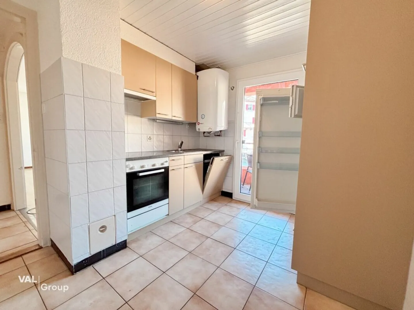 3.5 rooms on the 1st floor in the Centre of Grône - Photo 5 of 9