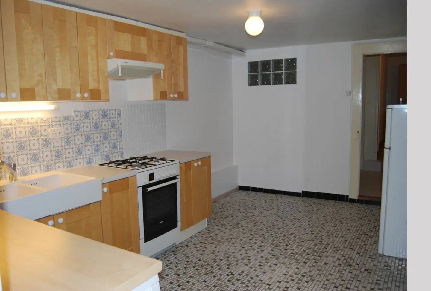 Yield building in the city center - Photo 8 of 13