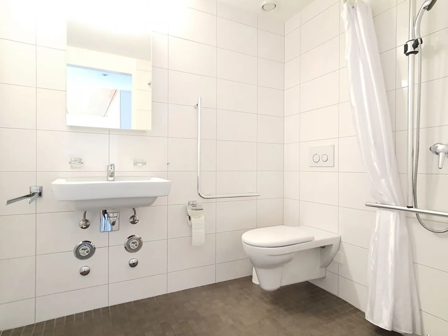 Moderno appartamento di 2,5 stanze con bel balcone in un alloggio assistito - Foto 6 di 9