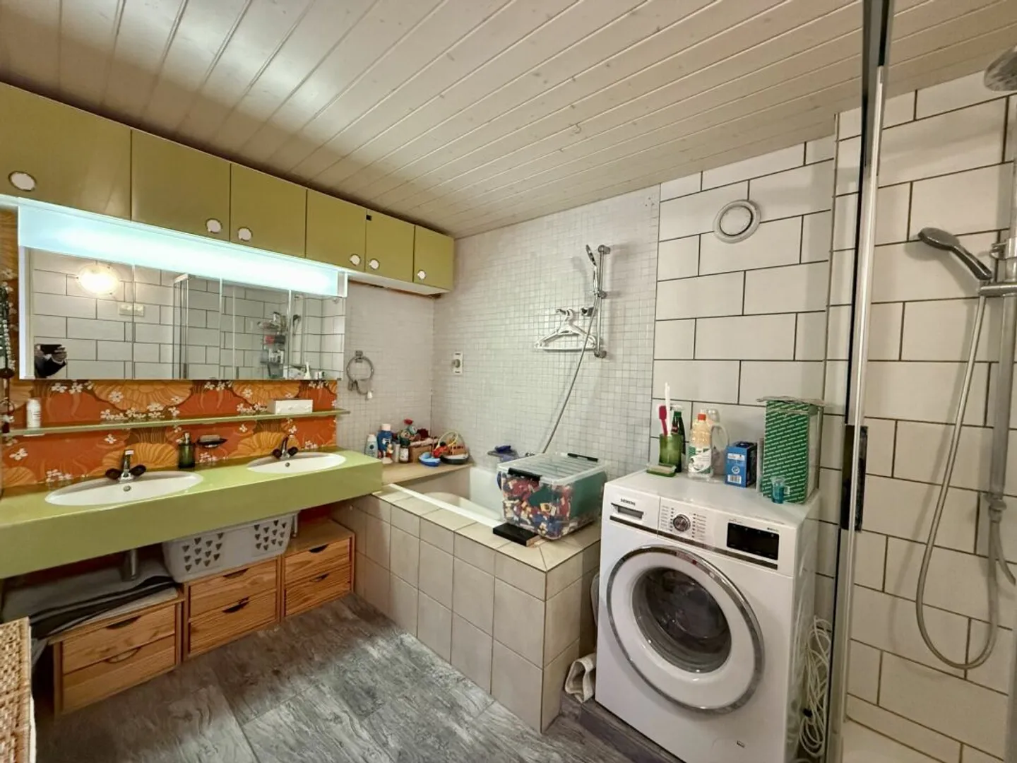 Ampio appartamento di 5,5 stanze con bella vista in una posizione centrale a Derendingen - Foto 12 di 13